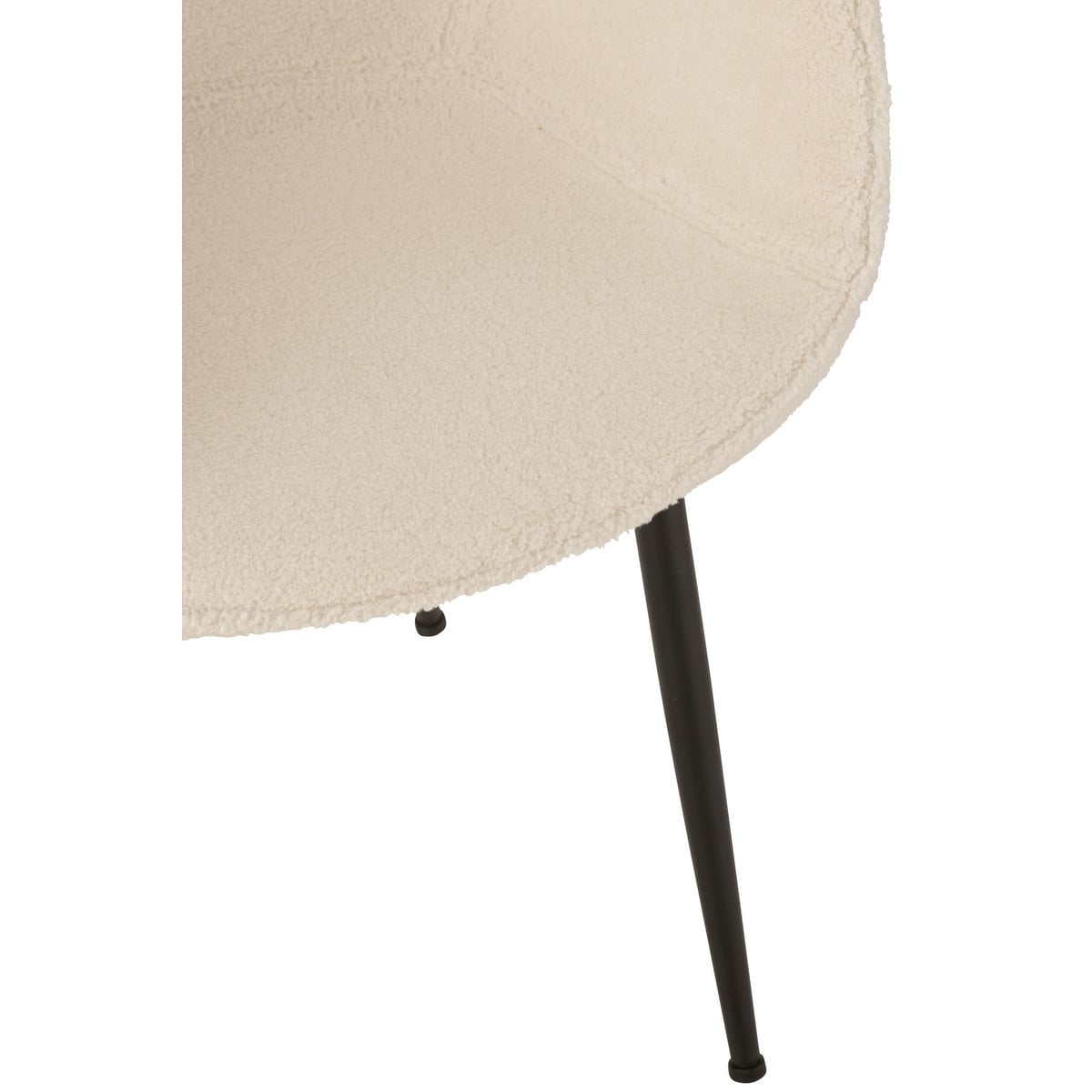 Chaise J-Line dans un salon contemporain
