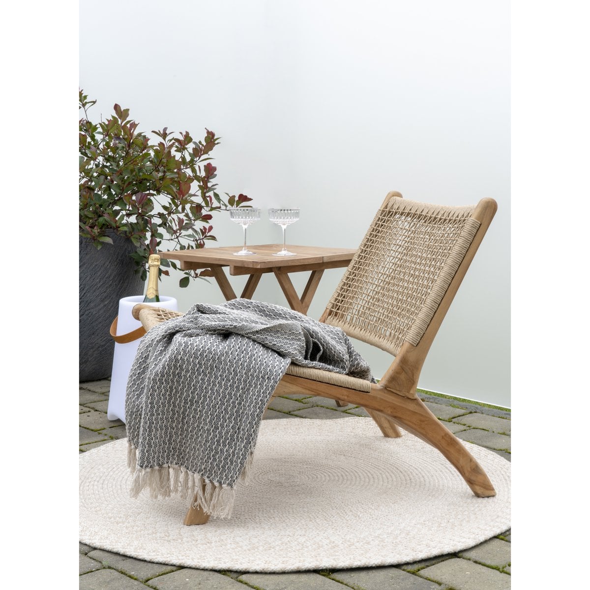 Tapis Menorca dans un salon moderne, couleur sable