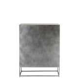 Vue latérale de l'armoire Shanil montrant les portes en fer