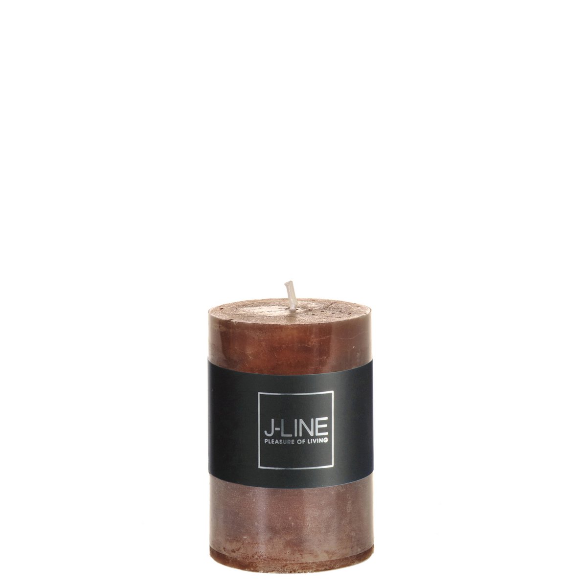 Bougie cylindrique marron J-Line, mise en scène dans un salon moderne.