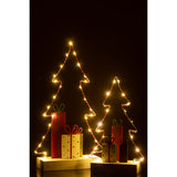 Vue rapprochée du sapin de Noël J-Line, matériaux en bois