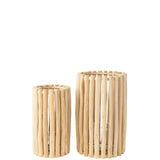 Détail de la lanterne J-Line en bois naturel, finition artisanale