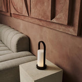 Lampe de table rechargeable en bois marron foncé Evie
