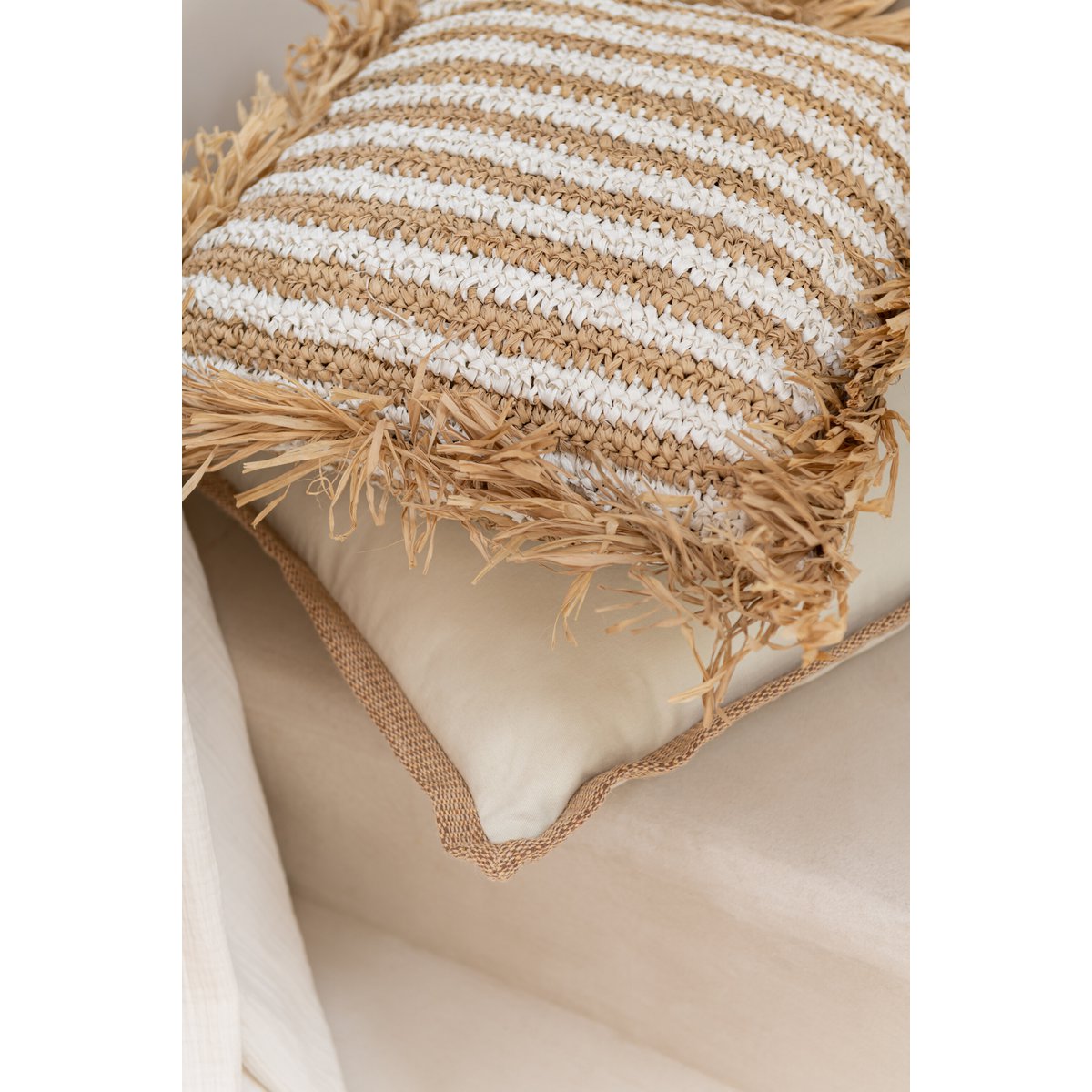 Détail des franges du coussin J-Line Rayures Franges Mendong