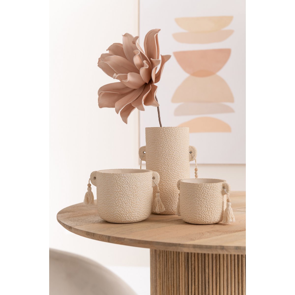 Branche de fleur Eva en rose avec feuilles courtes, vue de face