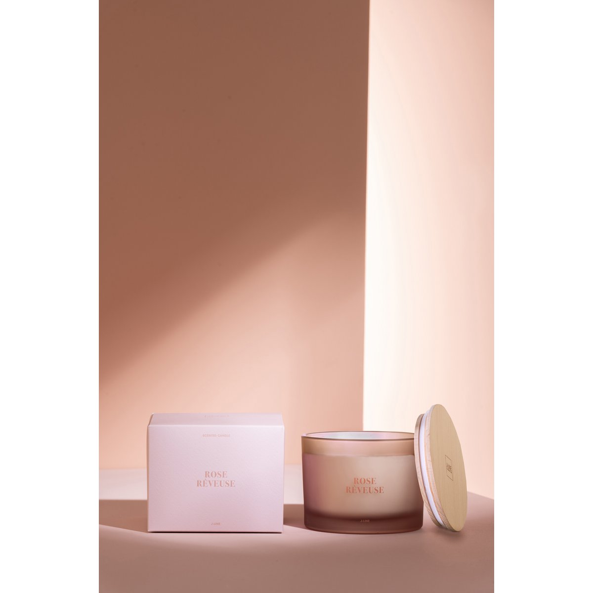 Détail de la bougie Rose Rêveuse, cire de qualité supérieure