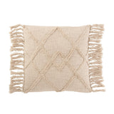 Coussin décoratif J-Line crème sur canapé, ambiance scandinave