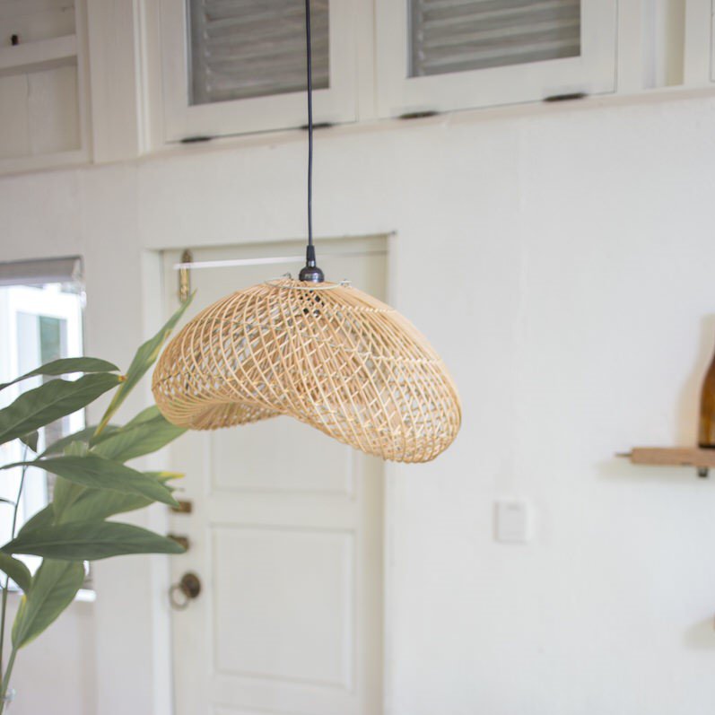 Lampe en rotin PADMA S - Abat-jour ovale en rotin naturel
