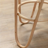 Détail du tissage du tabouret KOLAKA en rotin