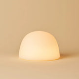 Lampe à poser rechargeable en bois d'hévéa marron clair