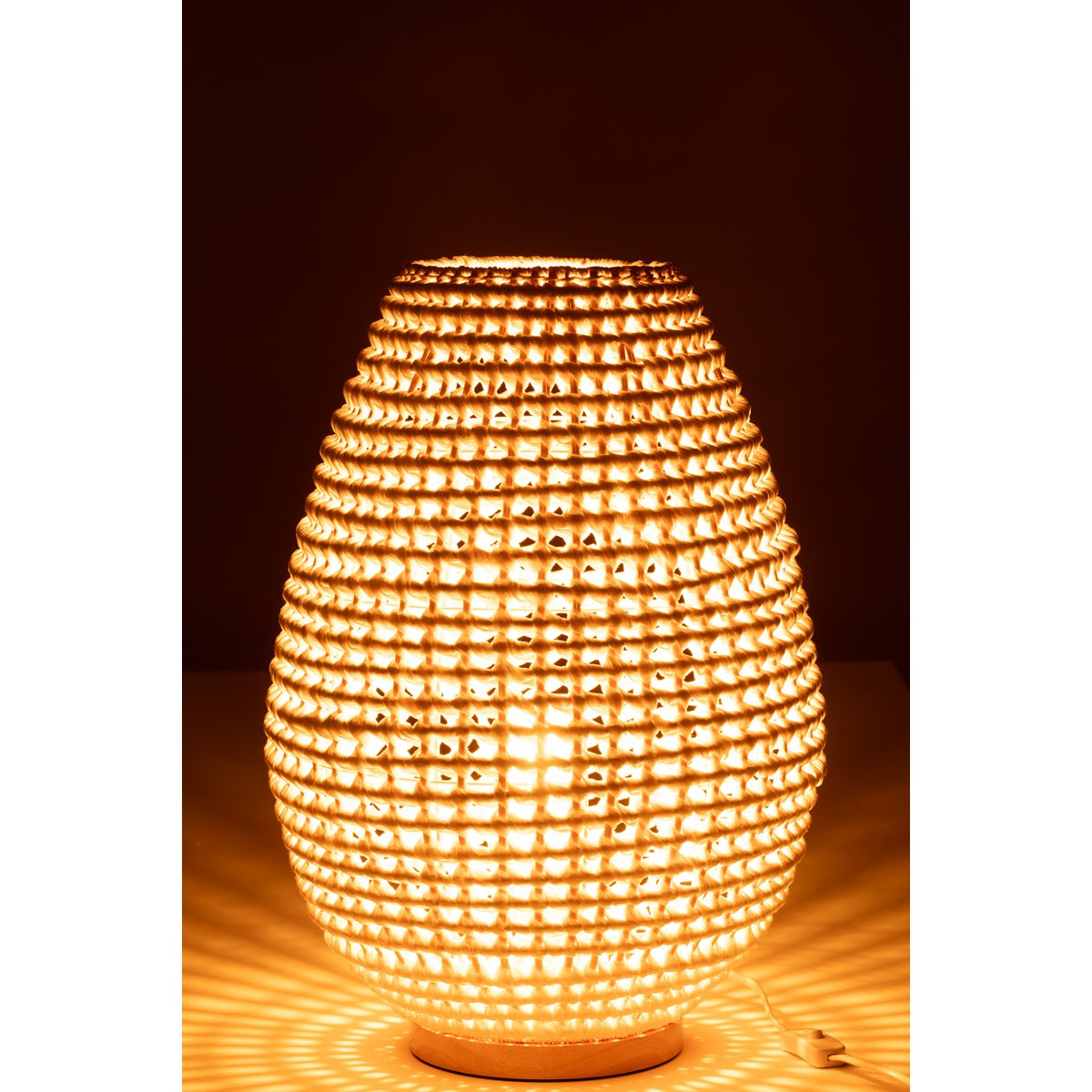Détails de la lampe J-Line Twisted en métal blanc - design moderne