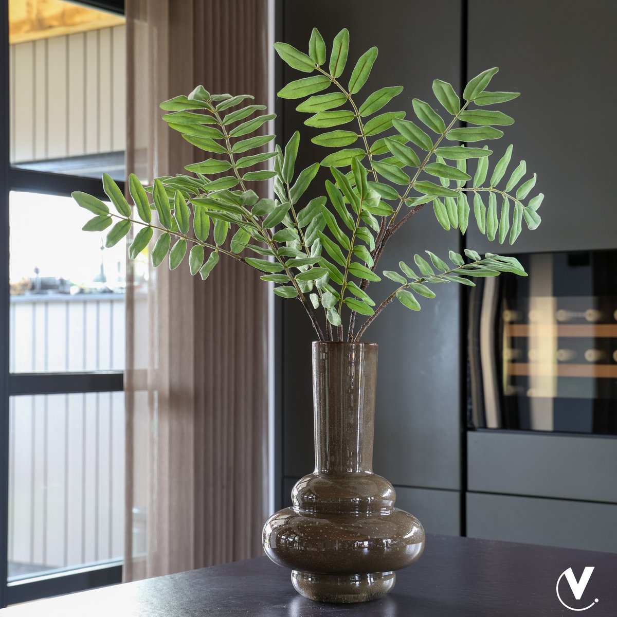 Vase Bolombo Elite en verre marron foncé