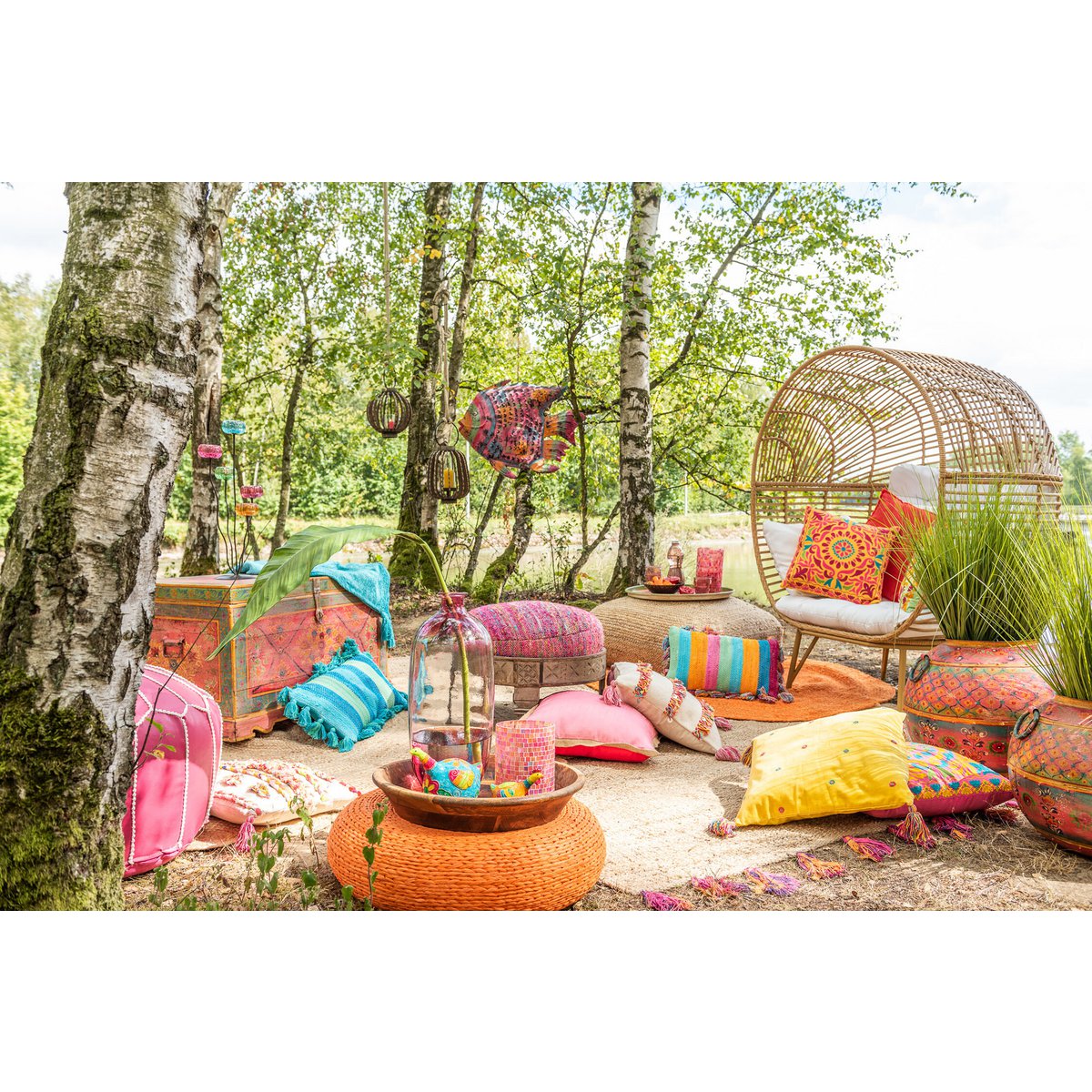 Chaise longue J-Line Ovale en métal naturel avec coussin décoratif