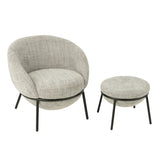 Chaise longue J-Line dans un jardin contemporain