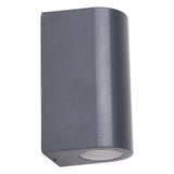 La lampe murale extérieure "Alecto" mesure 6,8 x 8,8 cm et mesure 15,5 cm de haut. Il se compose d'un plastique de haute qualité avec une surface légèrement structurée qui semble peinte. Timeless Black rend la lampe universellement utilisable.