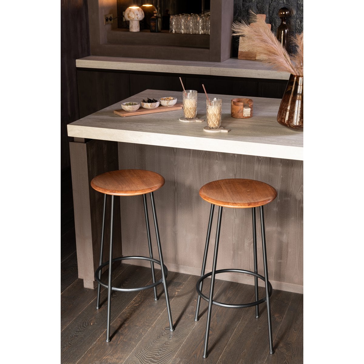 Chaise de bar Neo J-Line, vue latérale mettant en avant sa hauteur