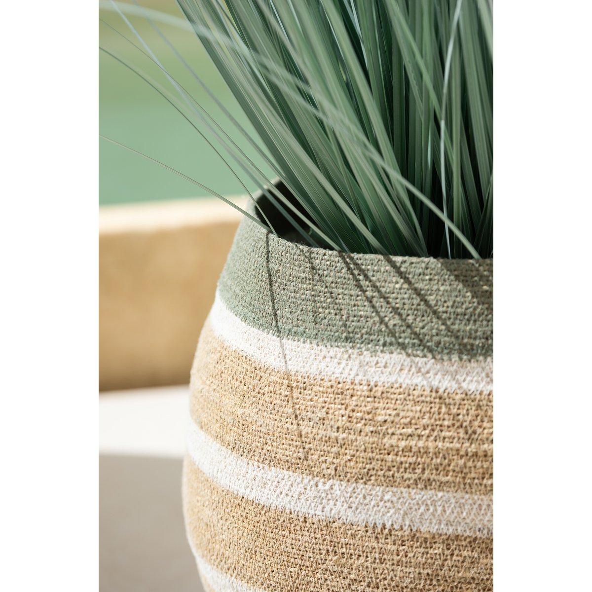 Panier décoratif J-Line, parfait pour une chambre au style bohème