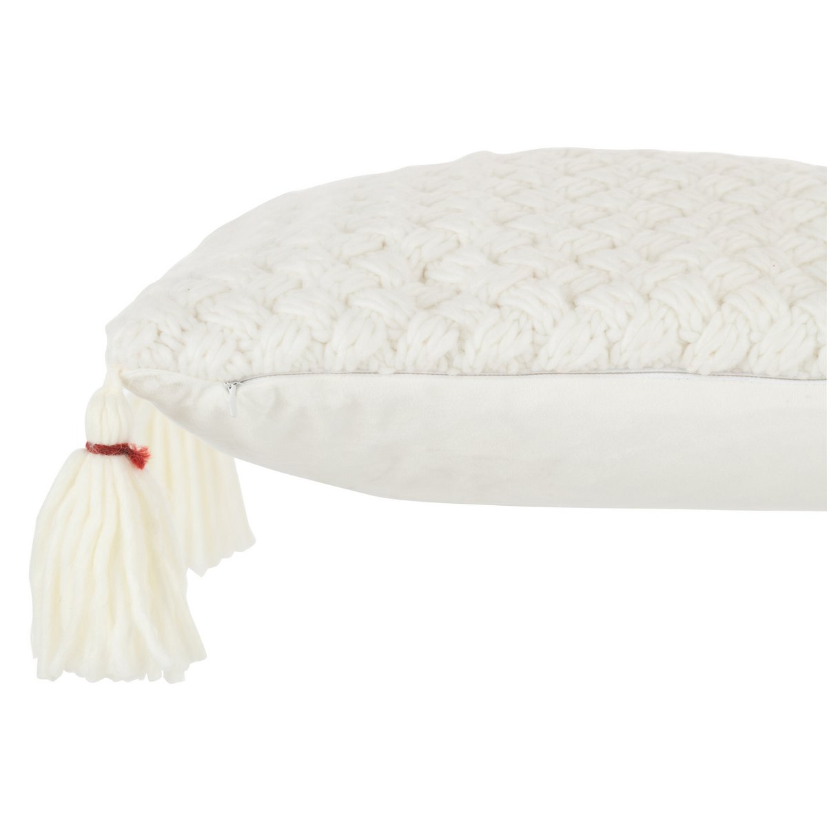 Coussin J-Line blanc en situation dans un salon bohème