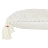 Coussin J-Line blanc en situation dans un salon bohème
