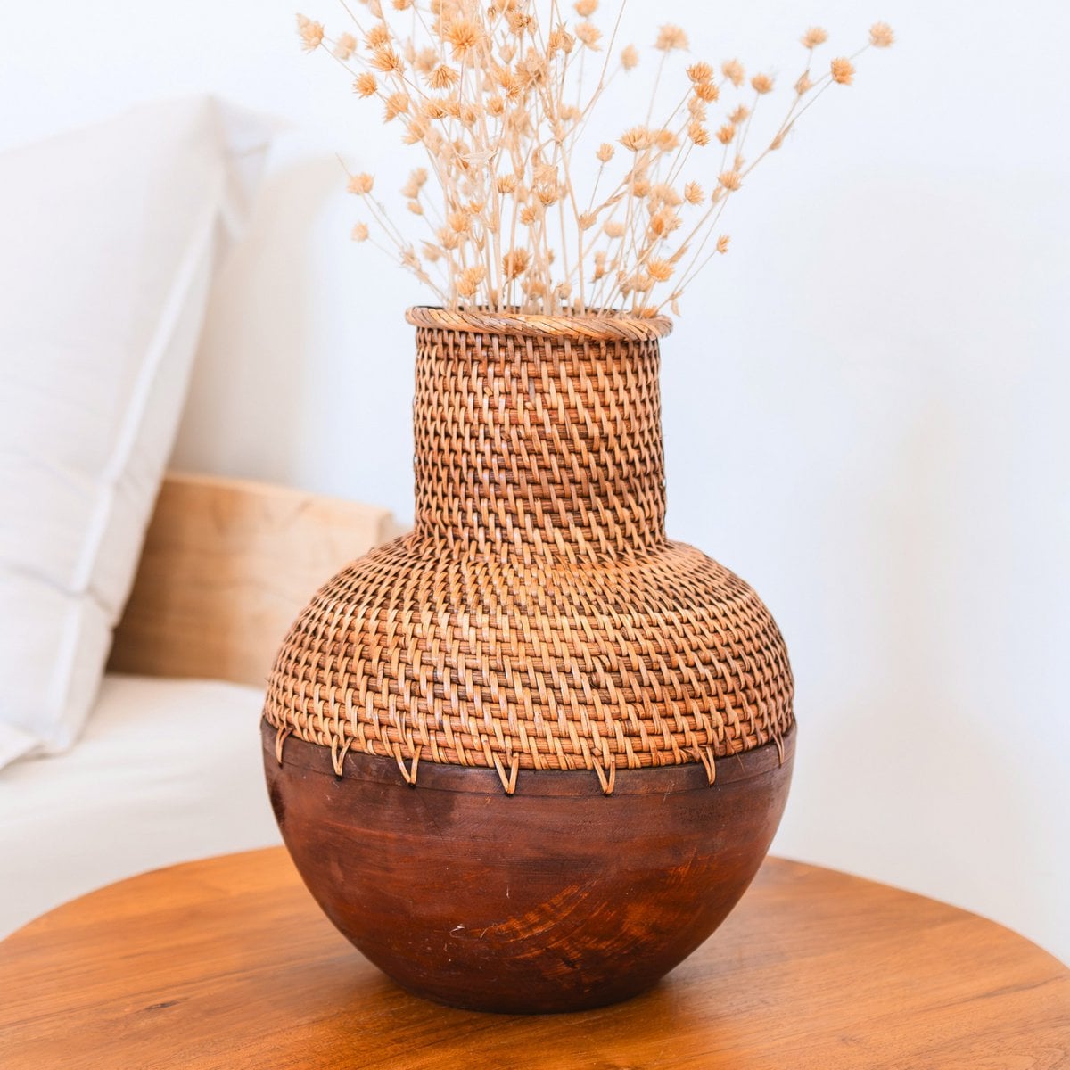 Vase KAMARI en rotin marron, décoratif pour fleurs séchées, design bohème