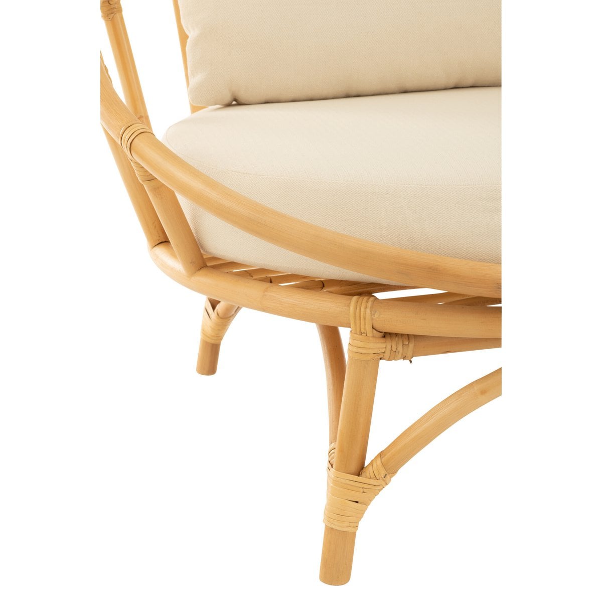 Chaise J-Line sur fond de cuisine moderne