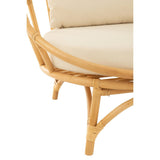 Chaise J-Line sur fond de cuisine moderne
