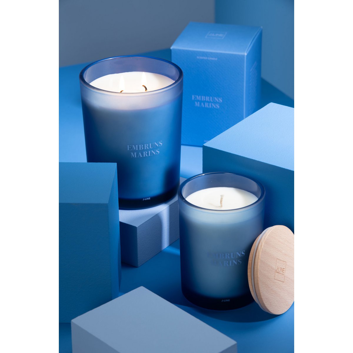 Bougie J-Line Embruns Marins - mise en scène dans un salon moderne
