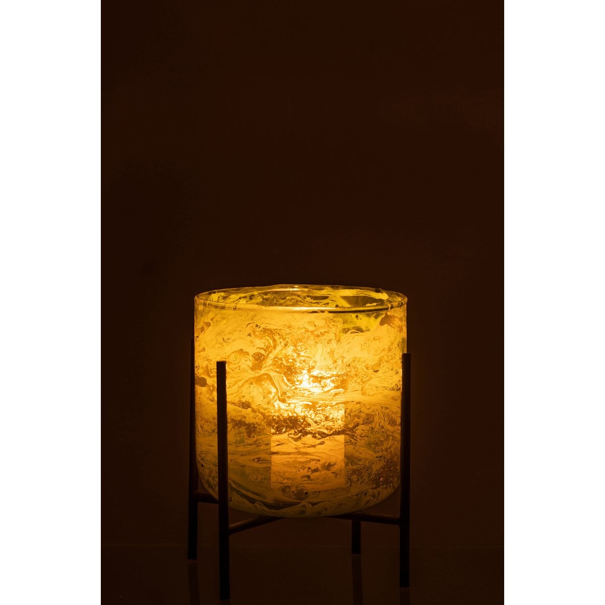Lanterne J-Line en marbre vert dans un jardin, ambiance chaleureuse