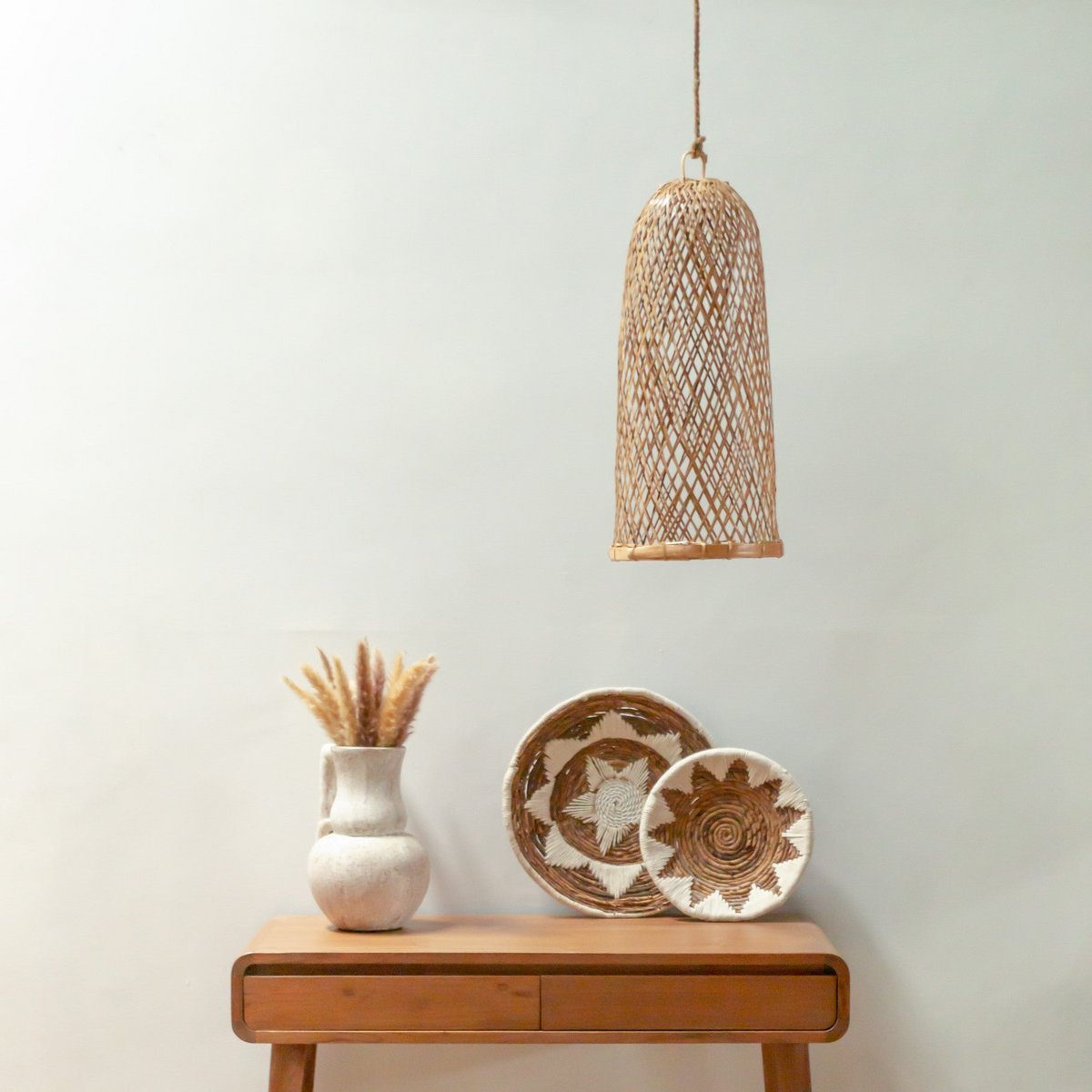 Détail du tissage en bambou de la lampe CAMAYA
