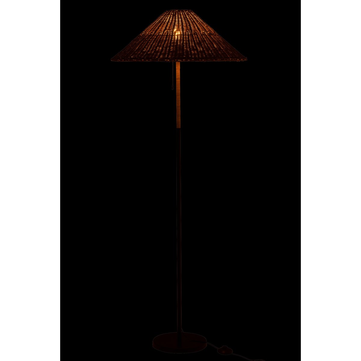 Détail du lampadaire J-Line, design élégant en métal