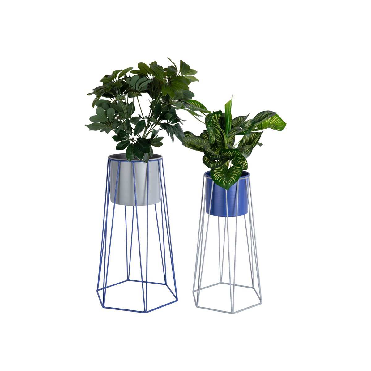 Ensemble de pots de fleurs rétro en fer gris, vue latérale