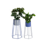 Ensemble de pots de fleurs rétro en fer gris, vue latérale