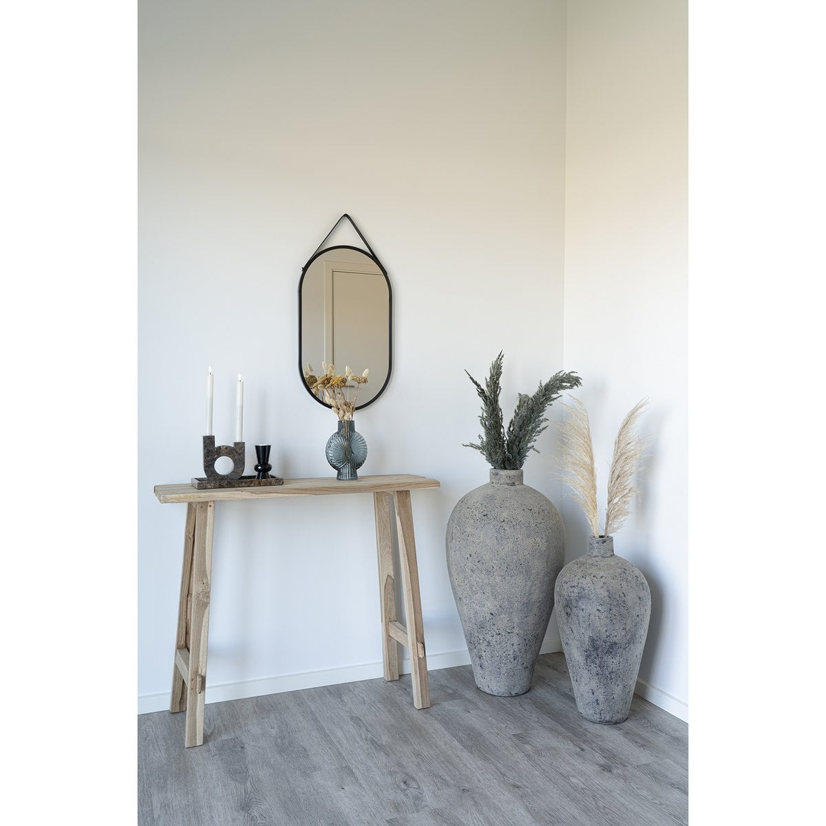 Bougeoir en marbre marron, ambiance salon moderne