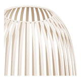 Lanterne Stoense en métal beige, mise en scène sur une table