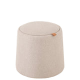 Pouf/Table d'Appoint J-Line Beige en usage comme siège