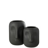 Vue latérale du vase Noe en verre noir, design épuré et contemporain