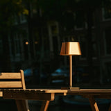 Lampe de table rechargeable Ava dorée