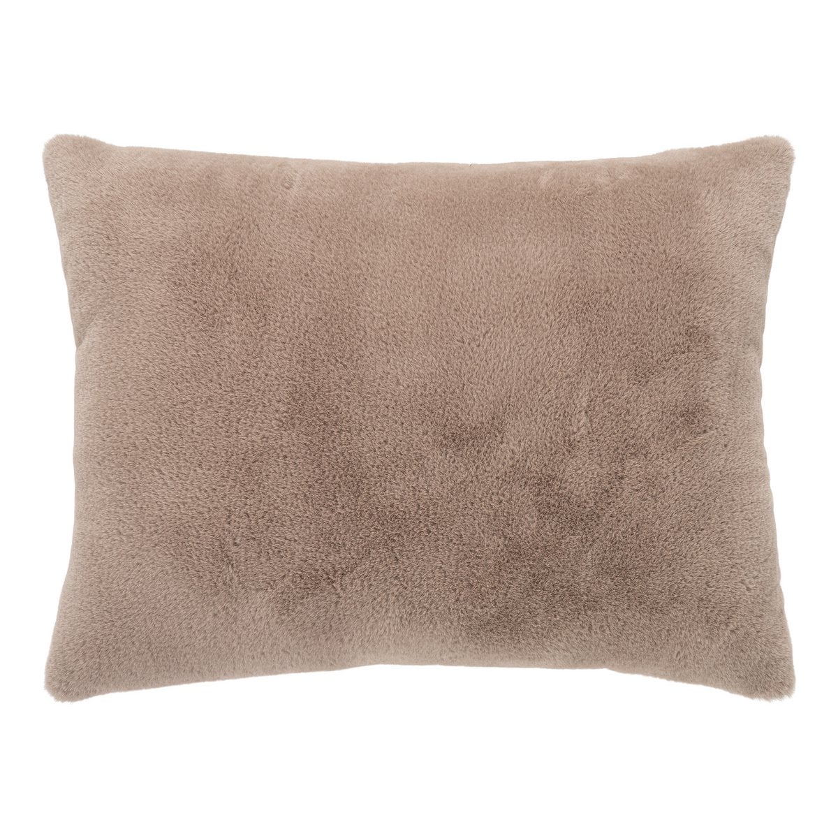Coussin Evora marron clair avec fourrure artificielle sur un canapé