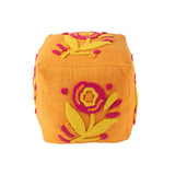 Pouf Carré Fleur J-Line en coton orange, rose et jaune, vue de face