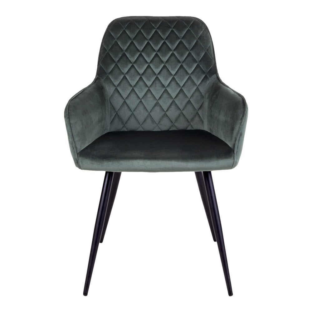 Chaise Harbo en velours vert, vue latérale montrant les pieds en métal