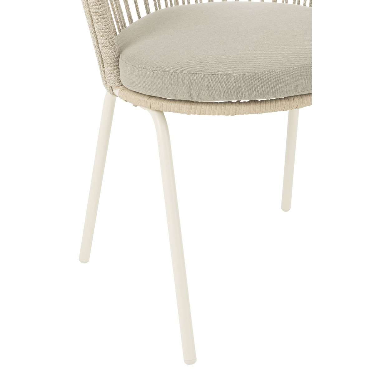 Chaise Toa J-Line dans un salon élégant