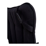 Coussin Cleveland noir dans un intérieur scandinave minimaliste