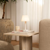 Lampe de table rechargeable en bois blanc Zoë
