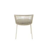 Chaise Toa J-Line sur un fond neutre