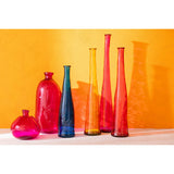 Détail du vase J-Line en verre jaune, parfait pour les bouquets