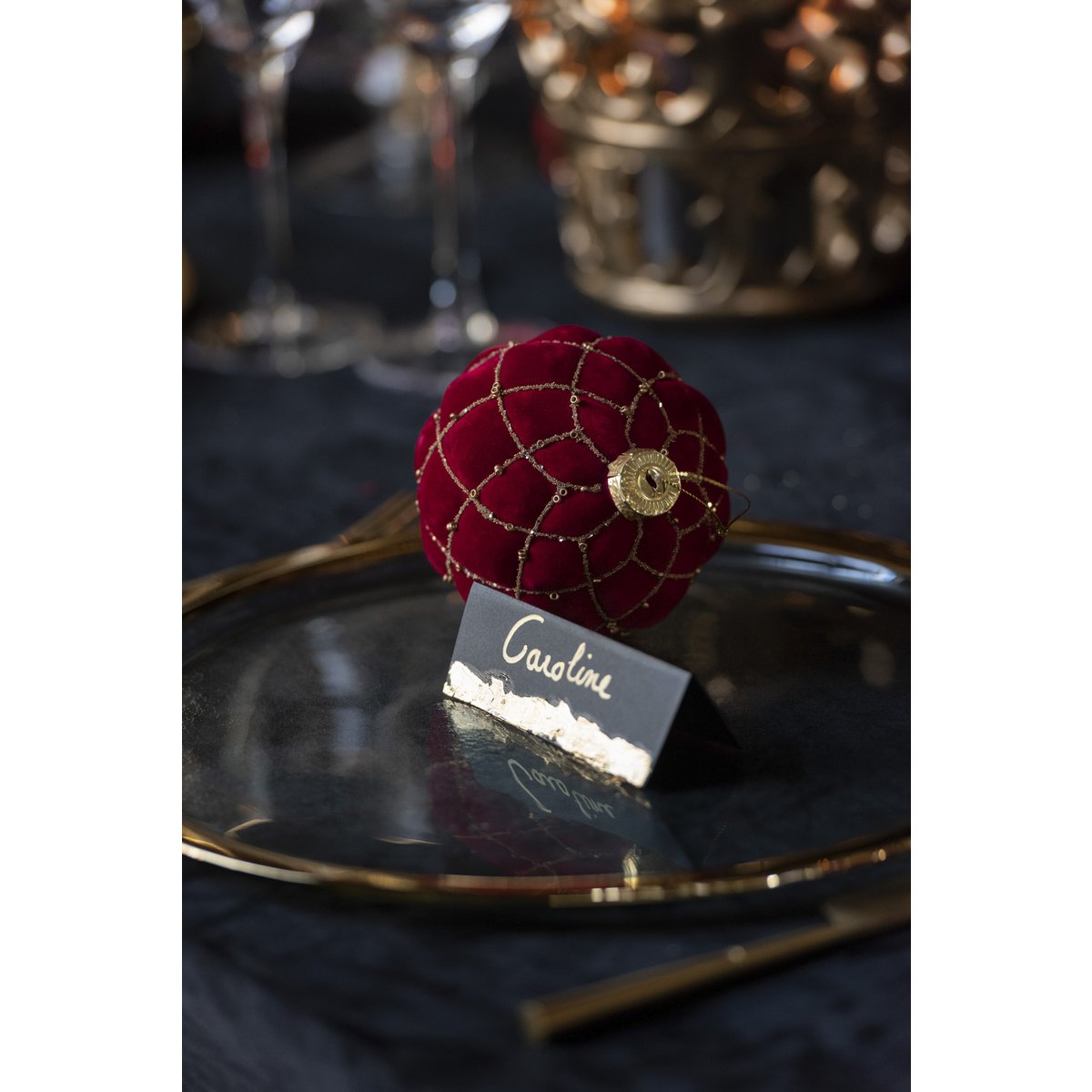 Boule de Noël J-Line en velours rouge et or, vue de face