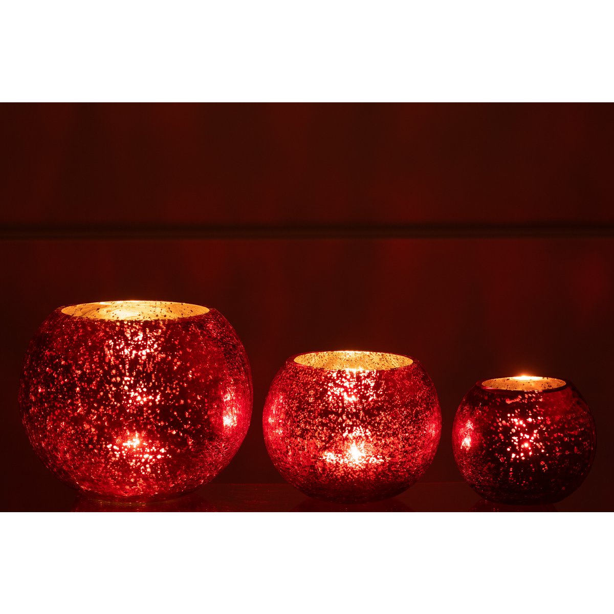Lanterne Ball Pearl rouge, mise en situation intérieure