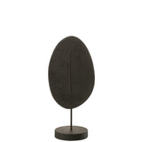 Sculpture Tête Plate Sur Pied Poly Noir, vue latérale montrant les détails.