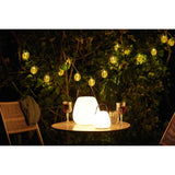 Lampe LED Derry dans un salon moderne