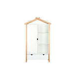 Garde-robe maison blanche avec design scandinave